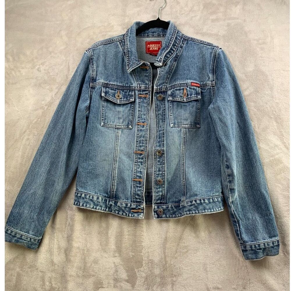 GUESS VINTAGE DENIM JEAN JACKET WOMENS Size MEDIUM in LIGHT WASH BLUE Y53T2838